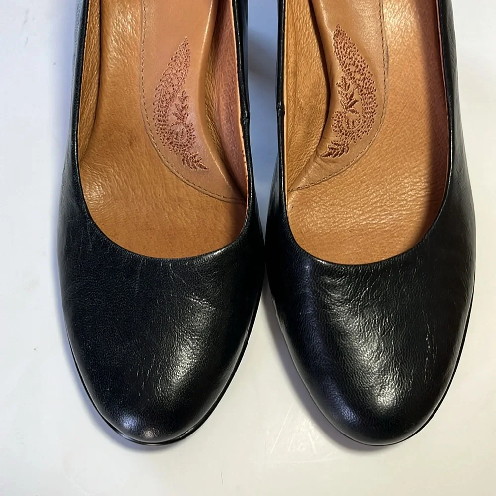 Sofft Samy woman’s black leather pump kitten wrapped heel arch support sz8 - Picture 2 of 14